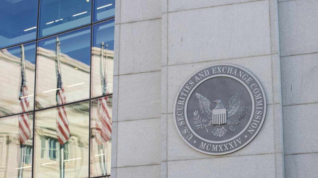 Sec commissioner questions conflicting crypto rules.jpg