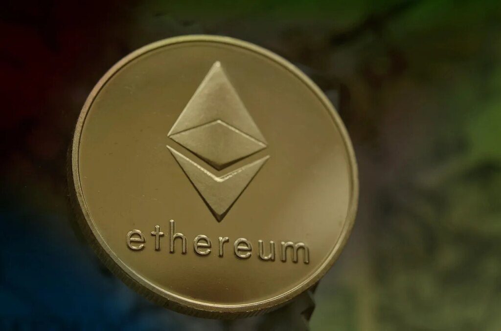 Ethereum rebounds thanks to bull market support: can it conquer the “golden pocket” next?